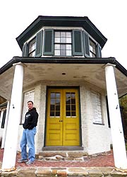 [photo, Toll Gate House, 14302 National Highway (Rte. 40), LaVale, Maryland]