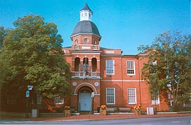 [photo, Anne Arundel County Courthouse, 8 Church Circle, Towson, Maryland]